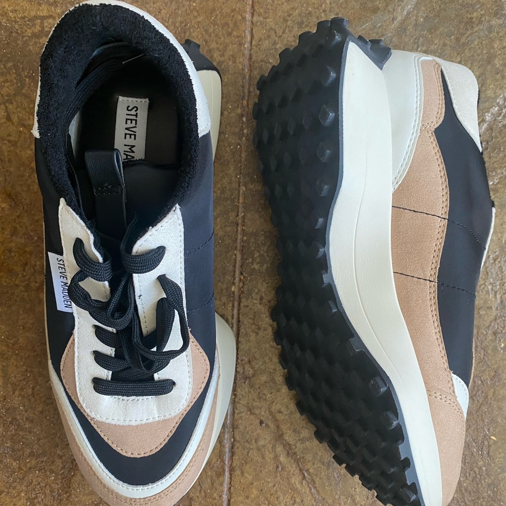 Steve Madden Women’s Diverson Sneakers - Picture 3 of 6
